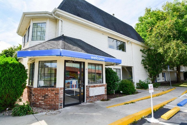 Motel 6-Wethersfield, CT - Hartford image 1