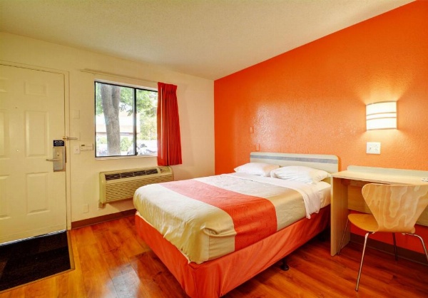 Motel 6-Wethersfield, CT - Hartford image 11
