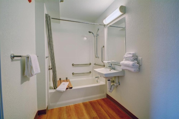 Motel 6-Wethersfield, CT - Hartford image 15